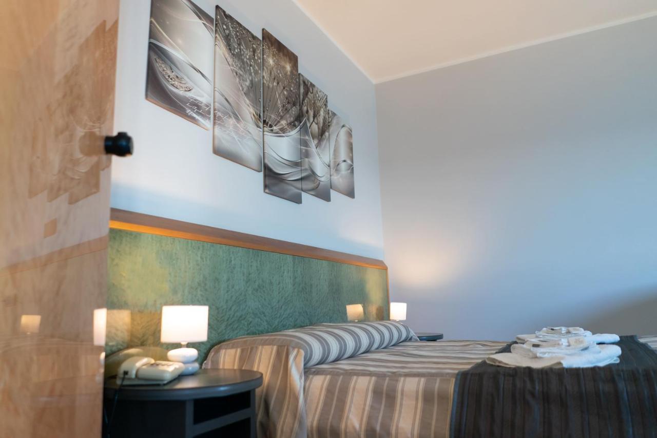 Hotel Melissa ตอร์เร เมลิสซา ภายนอก รูปภาพ