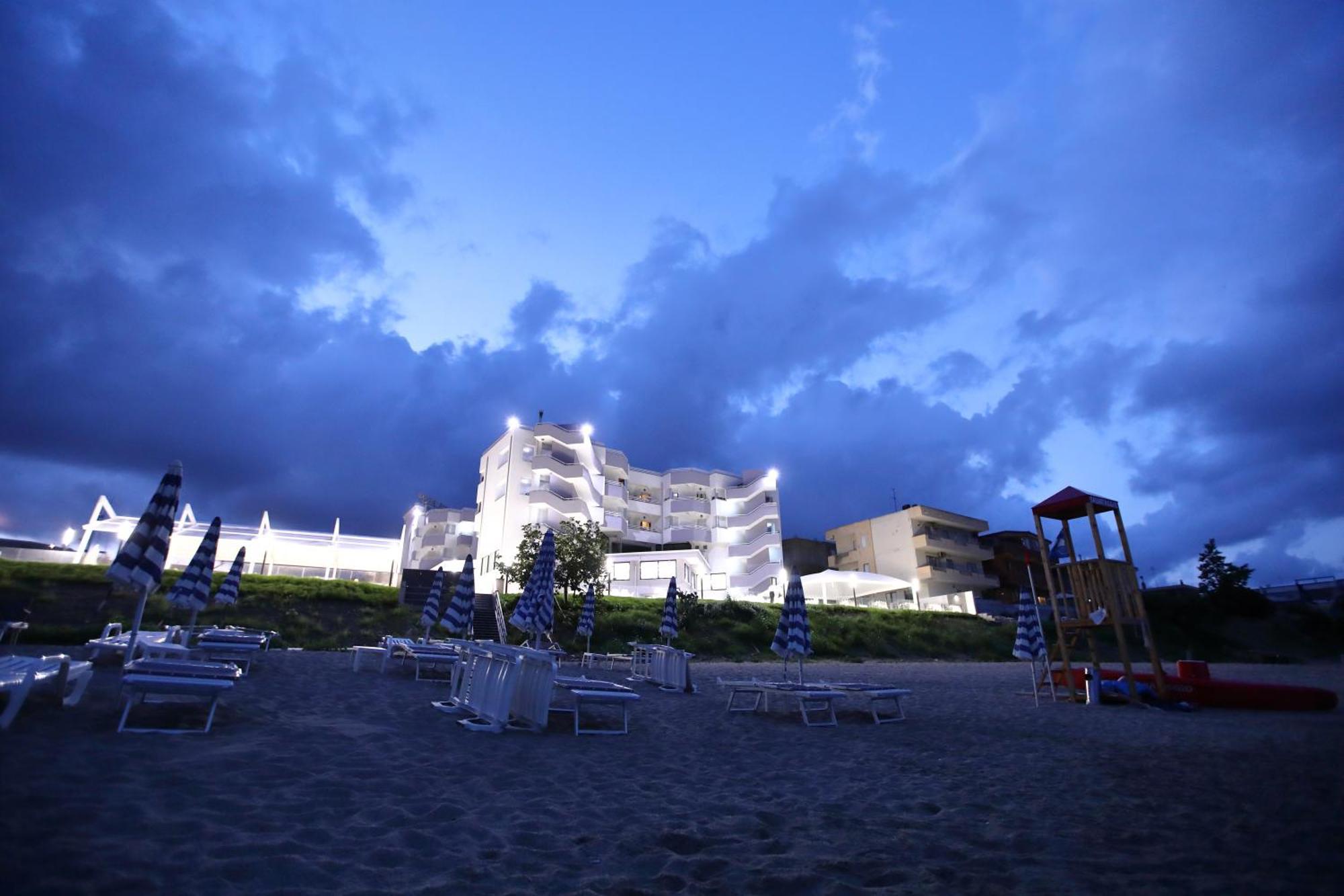 Hotel Melissa ตอร์เร เมลิสซา ภายนอก รูปภาพ