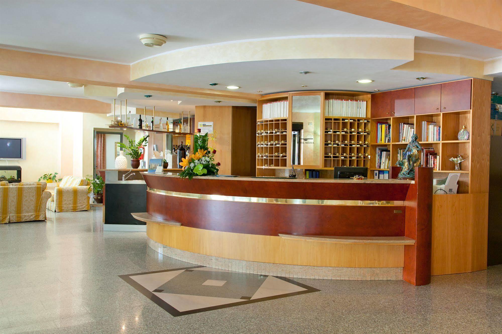 Hotel Melissa ตอร์เร เมลิสซา ภายนอก รูปภาพ
